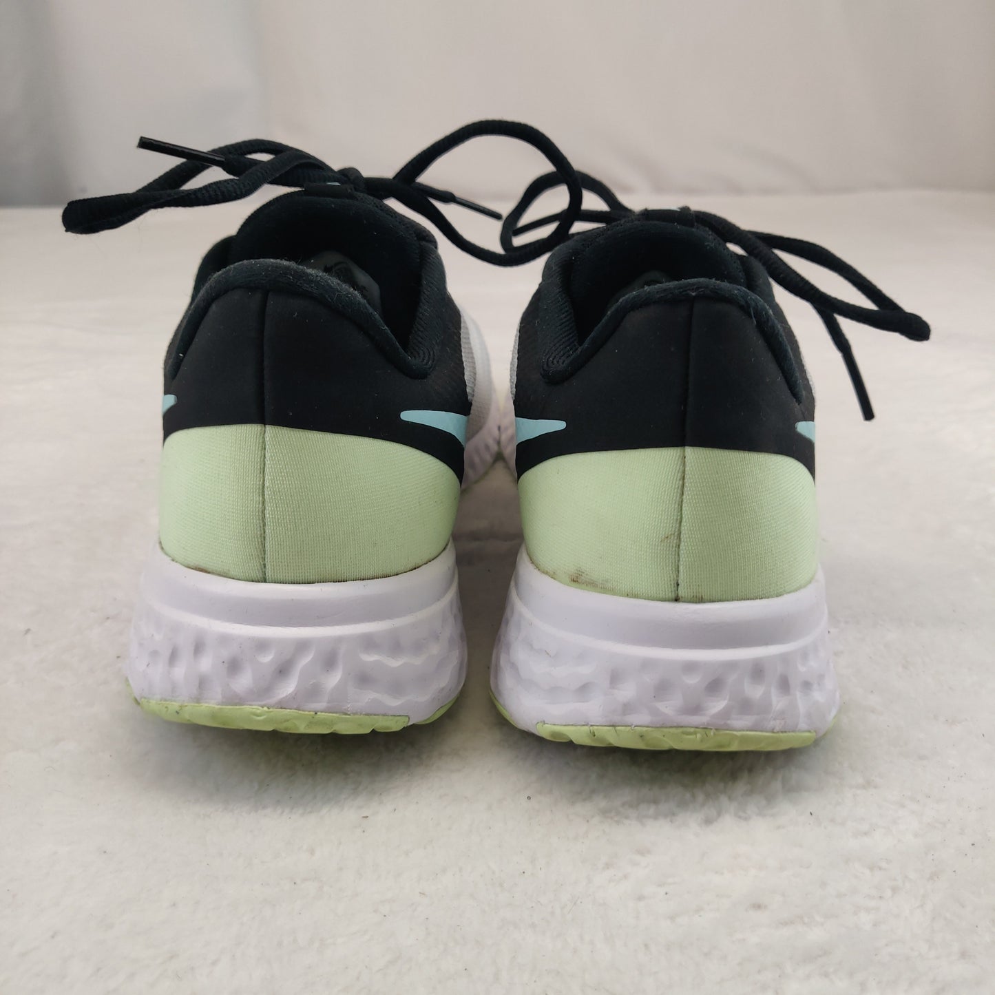 Nike Revolution 5 White Running Sneaker Trainers Shoes Women UK 5 - BQ3207-009
