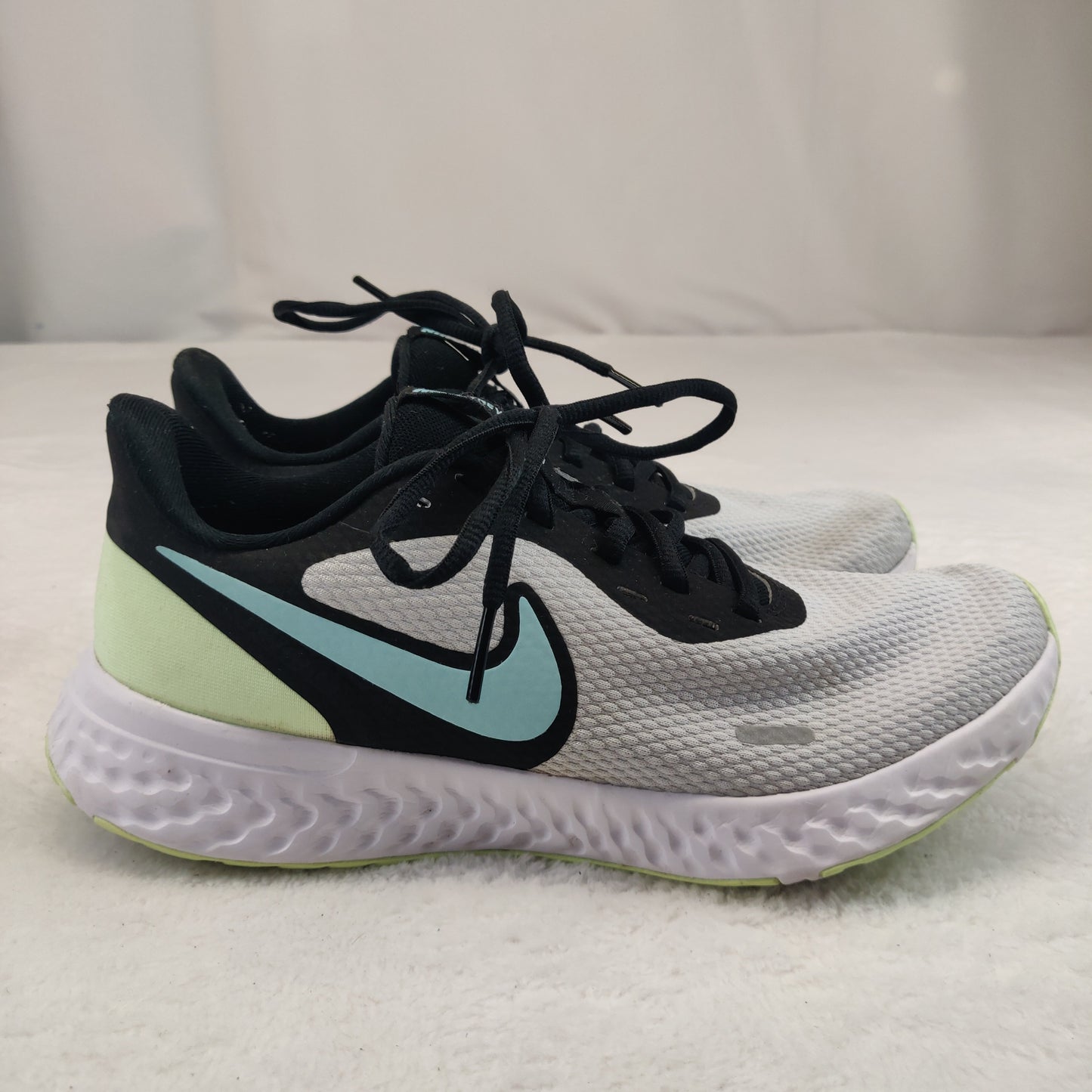 Nike Revolution 5 White Running Sneaker Trainers Shoes Women UK 5 - BQ3207-009
