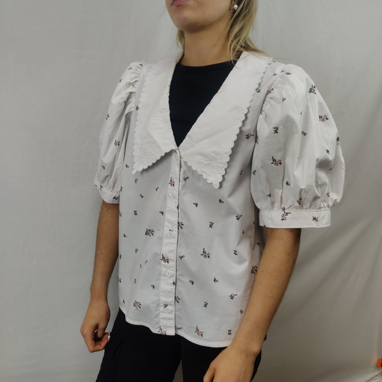 Levi's White Floral Short Sleeve Blouse Shirt Women Size Large