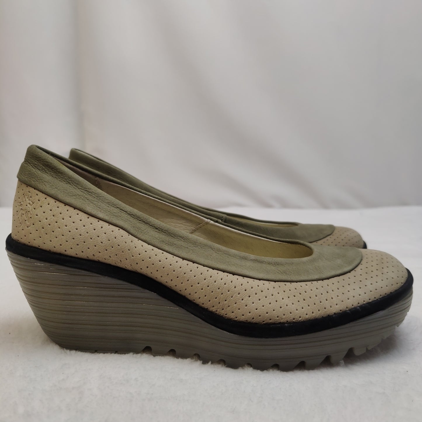 Fly London Yoko Perf Wedges Beige Slip On Comfort Shoes Women UK 6 EU 39