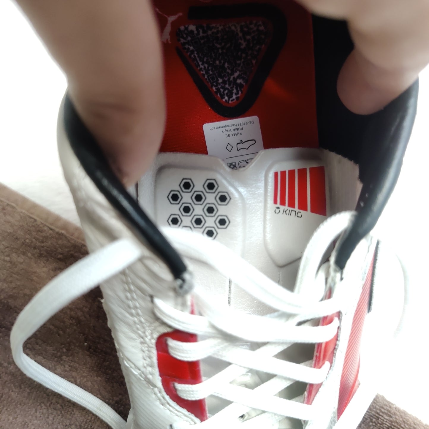 Puma King White/Red/Black Sneaker Trainers Shoes Men Size UK 8.5 EU 42.5