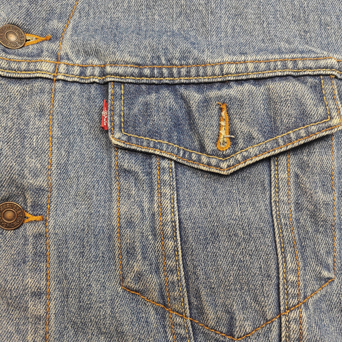 Levi Strauss Blue Denim Trucker Jacket Relaxed Fit Men Large 70507 VGC