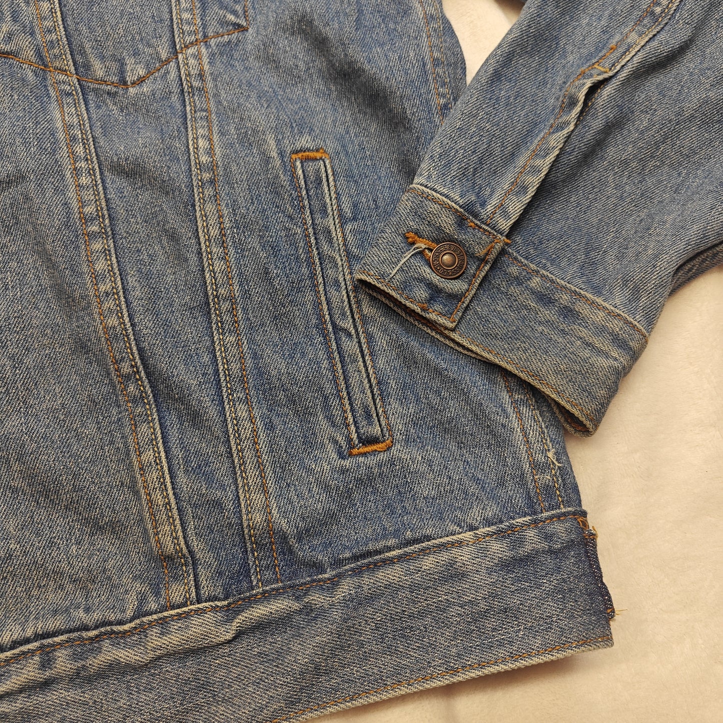 Levi Strauss Blue Denim Trucker Jacket Relaxed Fit Men Large 70507 VGC