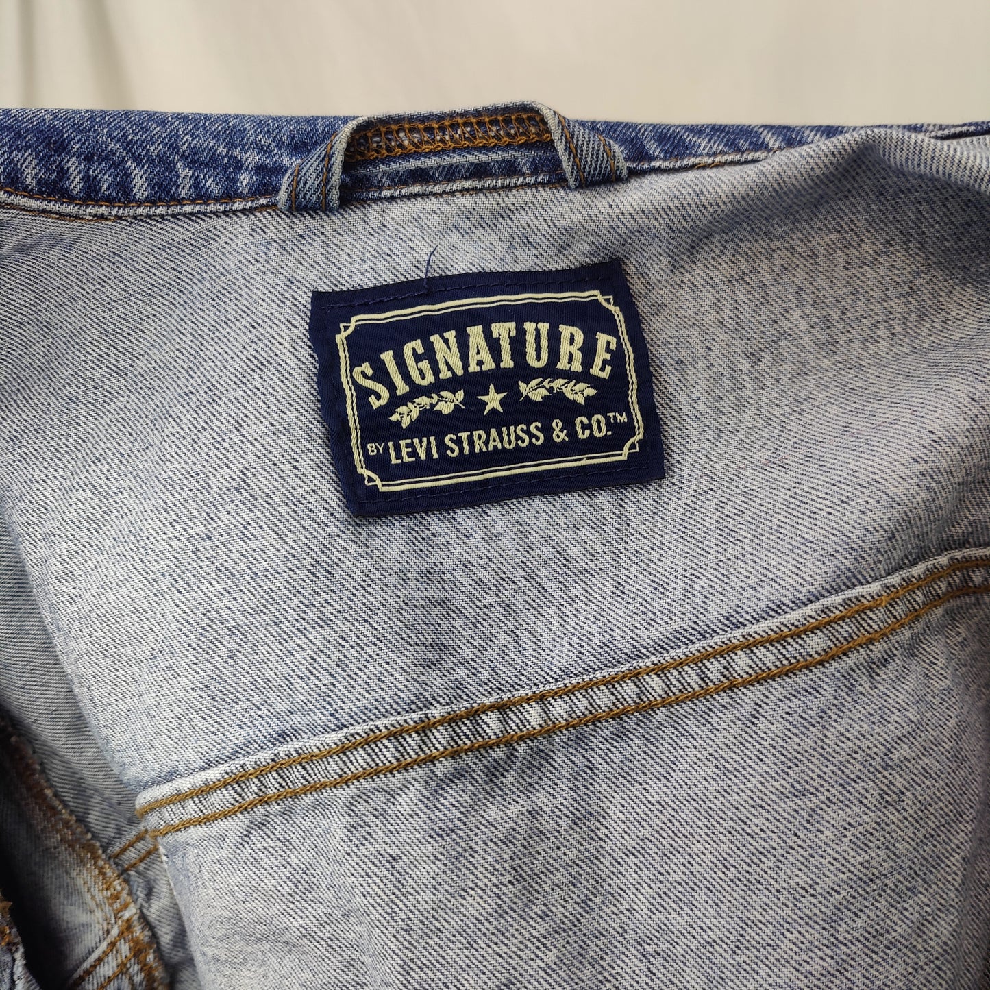 Levi's Vintage Blue Denim Trucker Jacket Men Size Medium