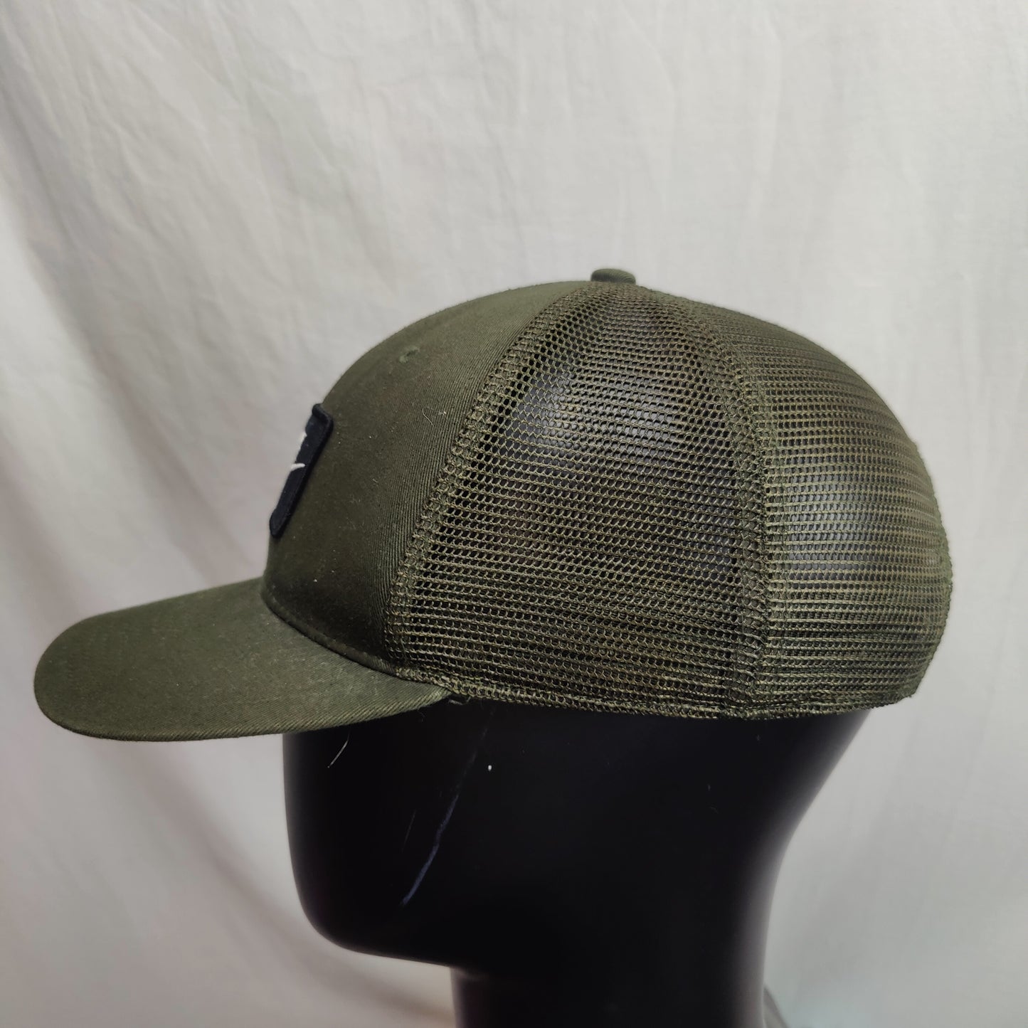 Nike Classics 99 Green Mesh Trucker Hat Cap Men One Size