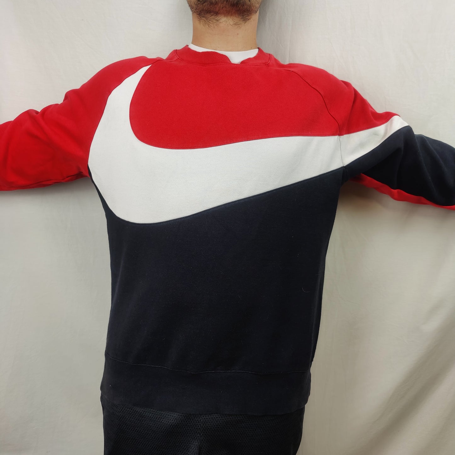 Nike HBR Big Centre Swoosh Red Black White Pullover Sweatshirt Men XL