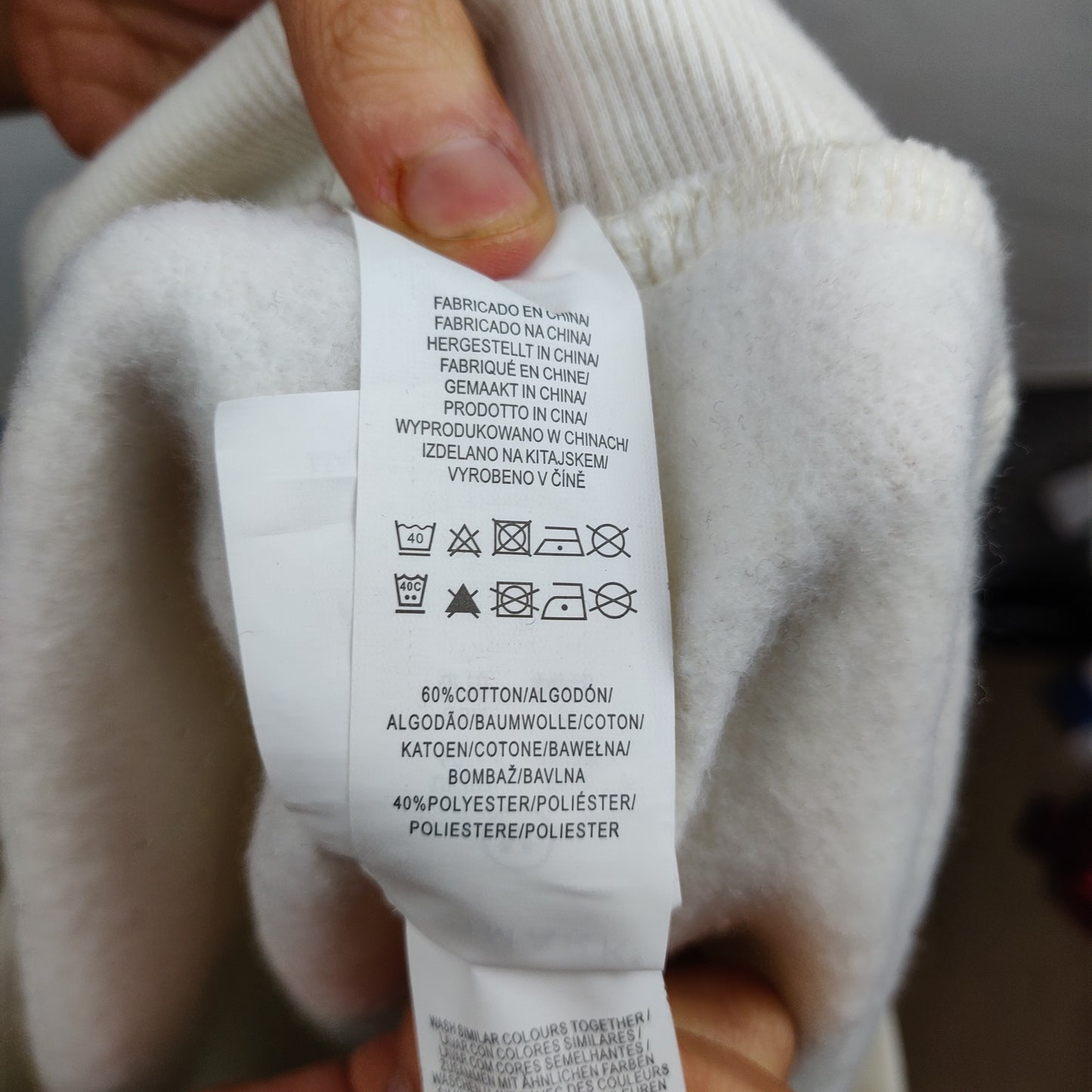 Disney The Lion King White Wide Cropped Pullover Sweatshirt Women Size Medium