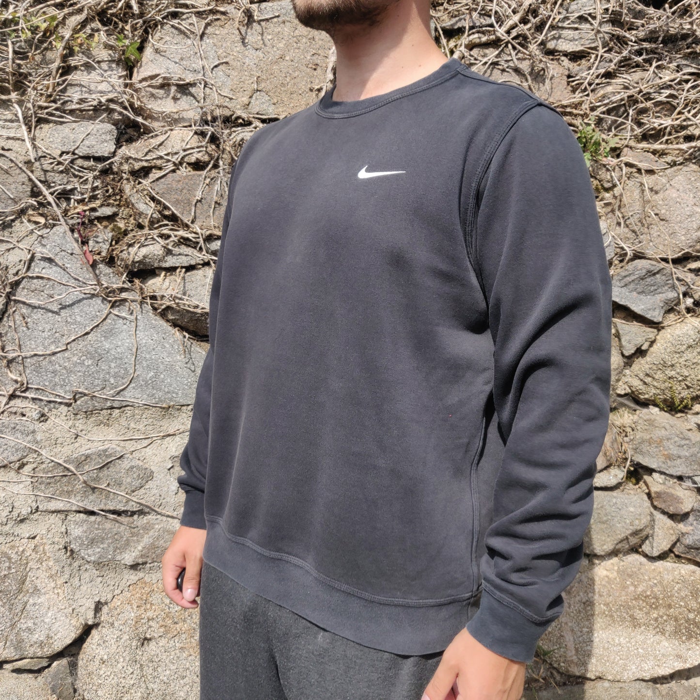 Nike Black Swoosh Fleece Club Crew Neck Sweatshirt Men Size Large ~ 8396767-010