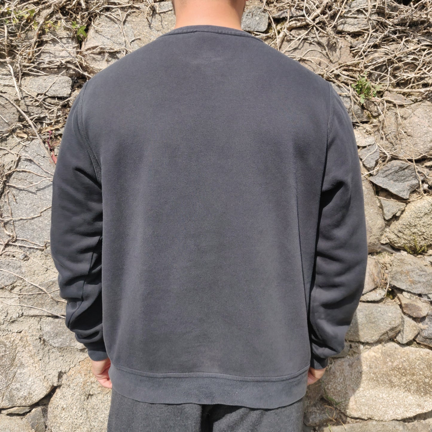 Nike Black Swoosh Fleece Club Crew Neck Sweatshirt Men Size Large ~ 8396767-010