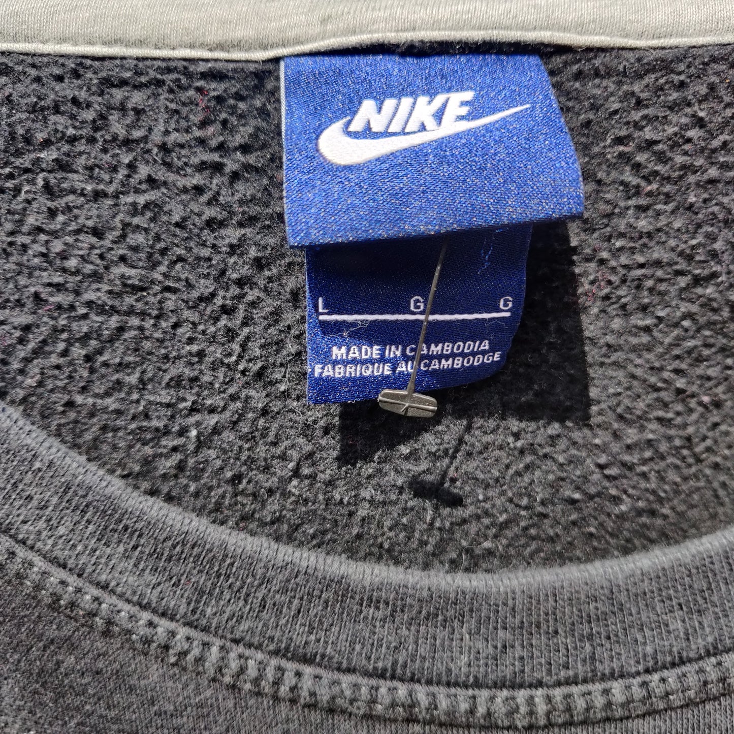 Nike Black Swoosh Fleece Club Crew Neck Sweatshirt Men Size Large ~ 8396767-010