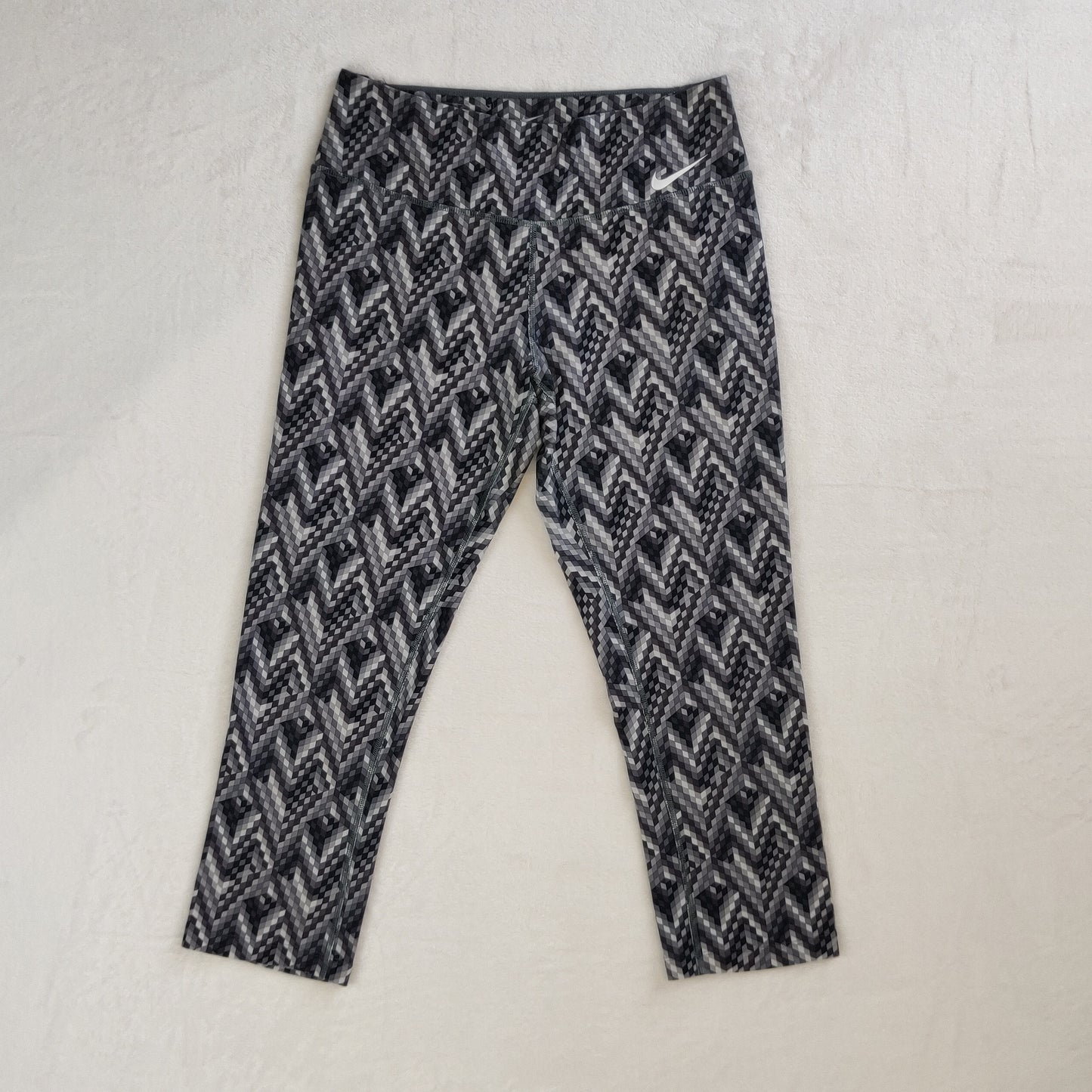Nike Dri-Fit Power Legend Black Grey Capri Leggings Women Size Medium ~ 830467-021