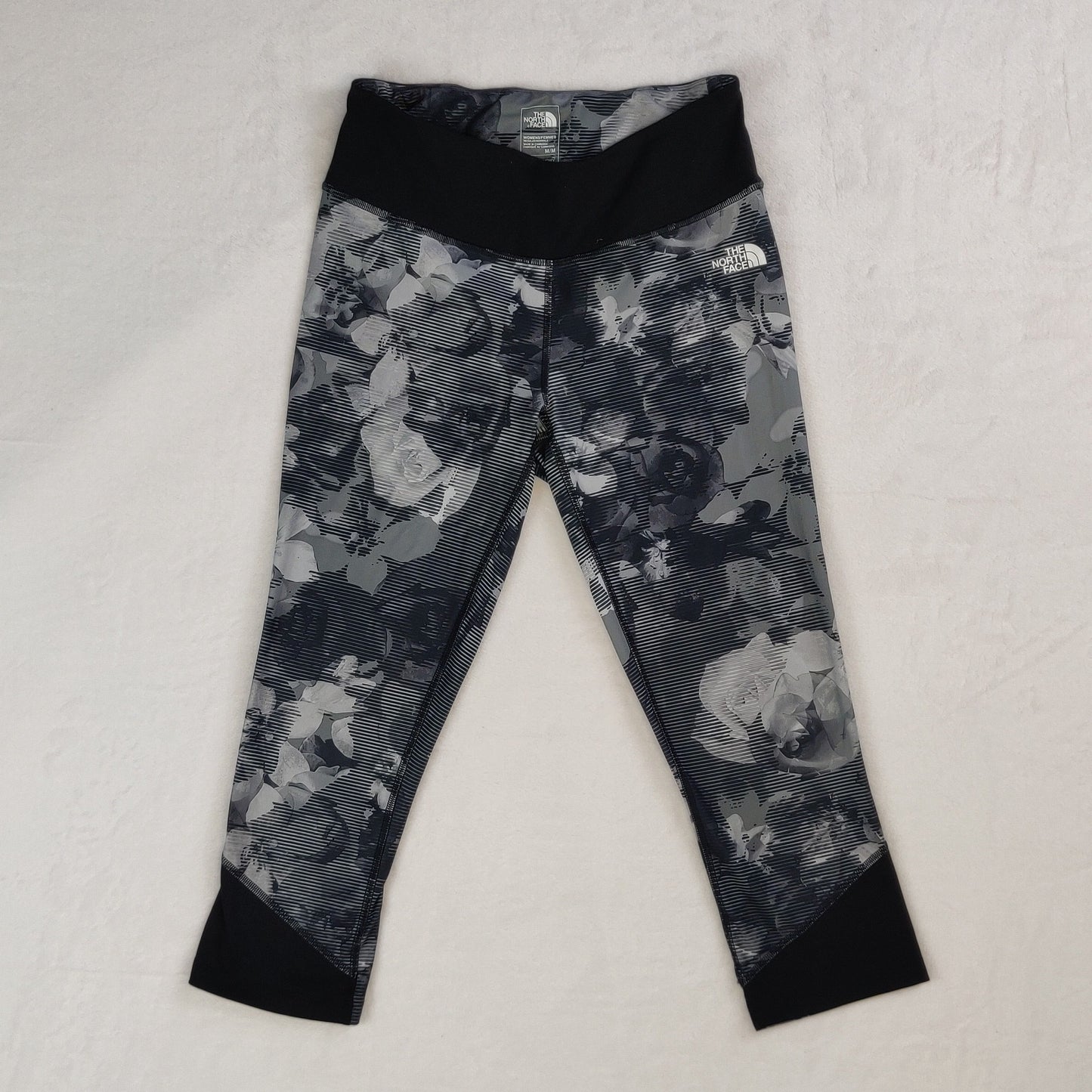 The North Face Flash Dry Mid Rise Black Grey Floral Capri Leggings Women Medium