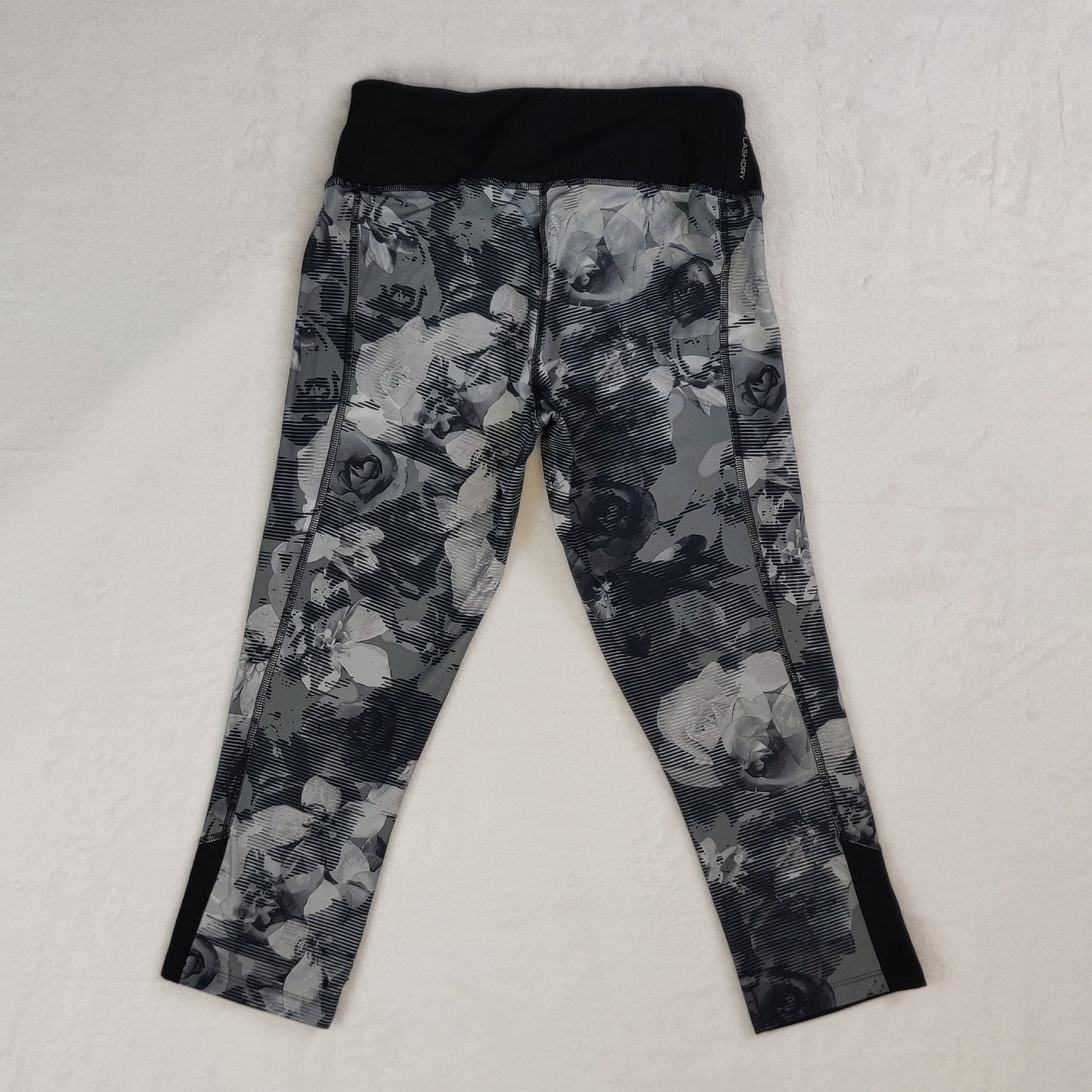 The North Face Flash Dry Mid Rise Black Grey Floral Capri Leggings Women Medium