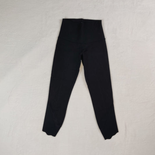 Lululemon Black High Rise Compression Capri Leggings Women Size US 4 / UK 8
