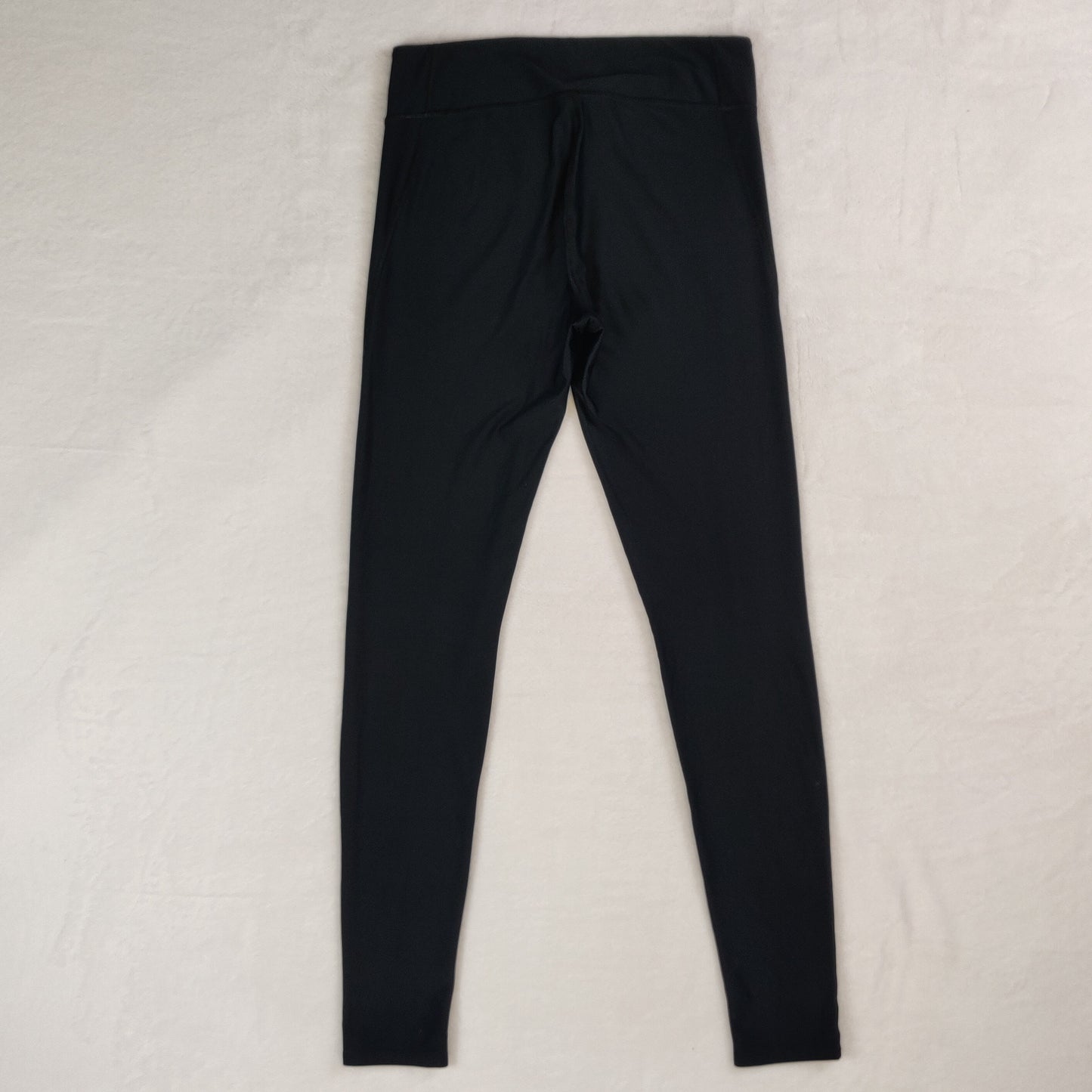 Under Armour HeatGear Black Mid Rise Compression Leggings Women Medium