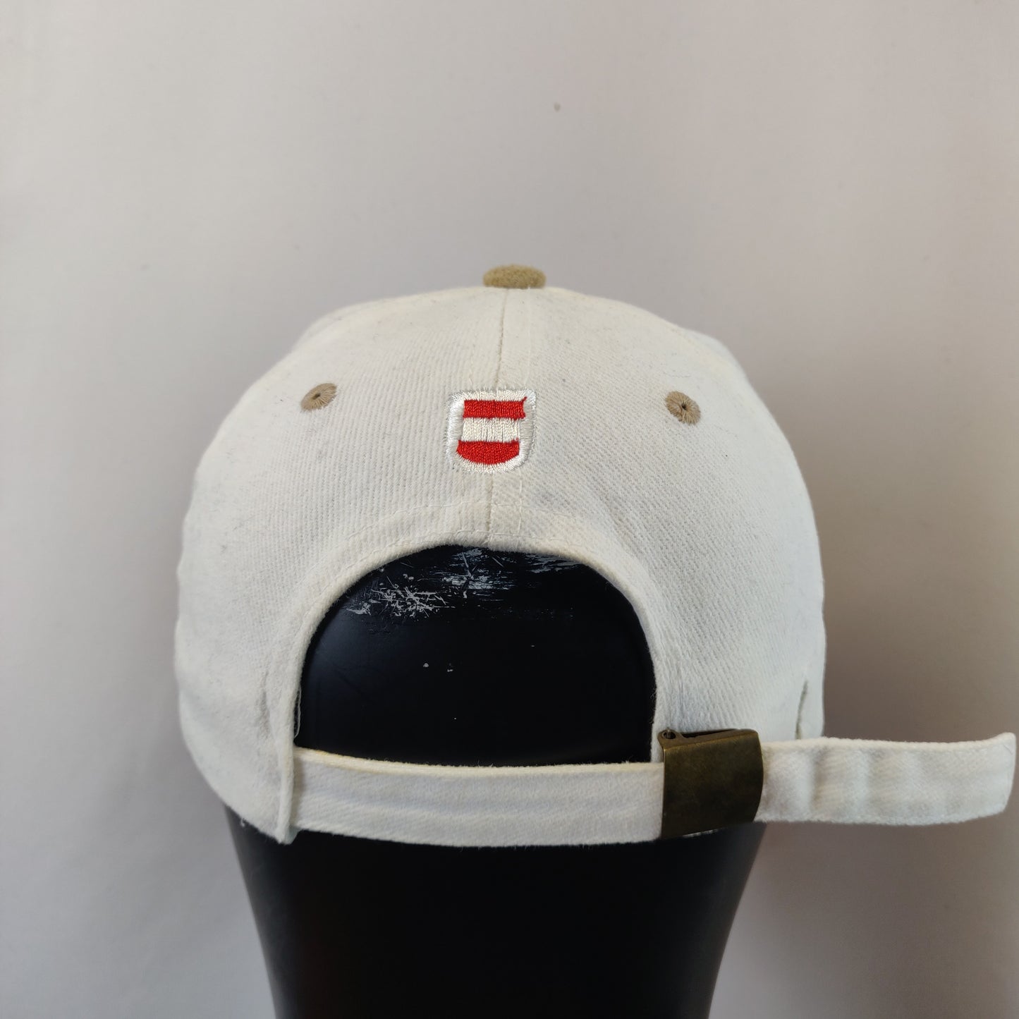 Austria Embroidered Crest White Beige Baseball Cap Adjustable Hat Men Unisex