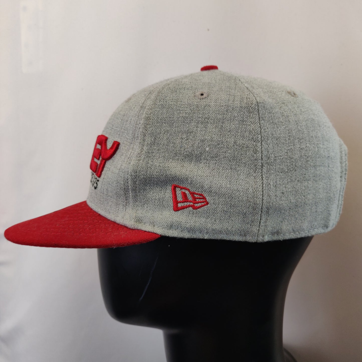 Oakley Since 1975 Grey Red New Era 9FIFTY Snapback Hat Adjustable Men One Size
