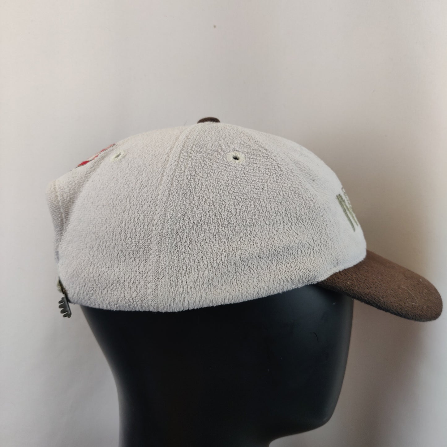 Umbro Manchester United Vintage White Brown Fleece Football Baseball Cap Hat Men