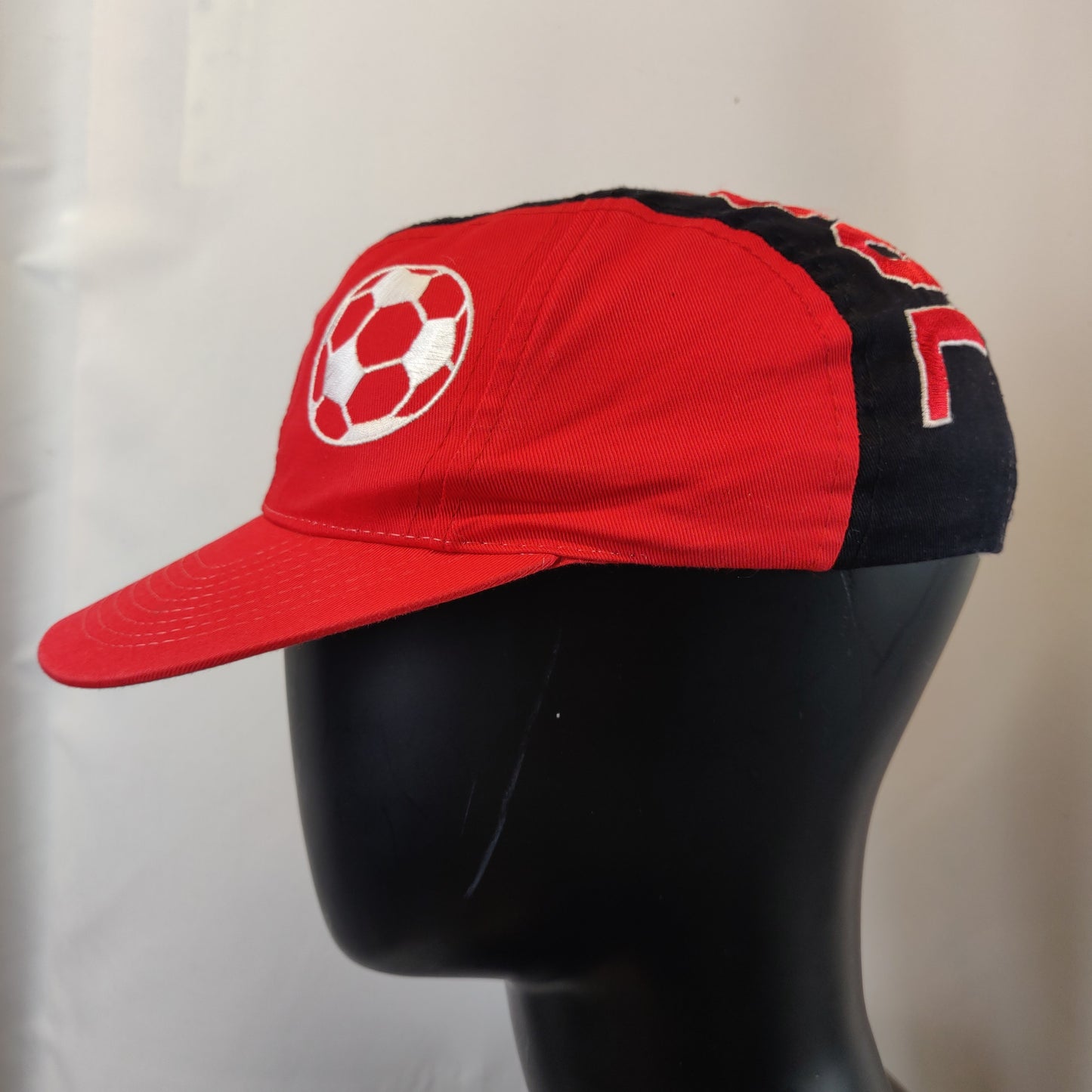 Liverpool FC Anfield Vintage Embroidered Red Black Football Baseball Cap Hat Men