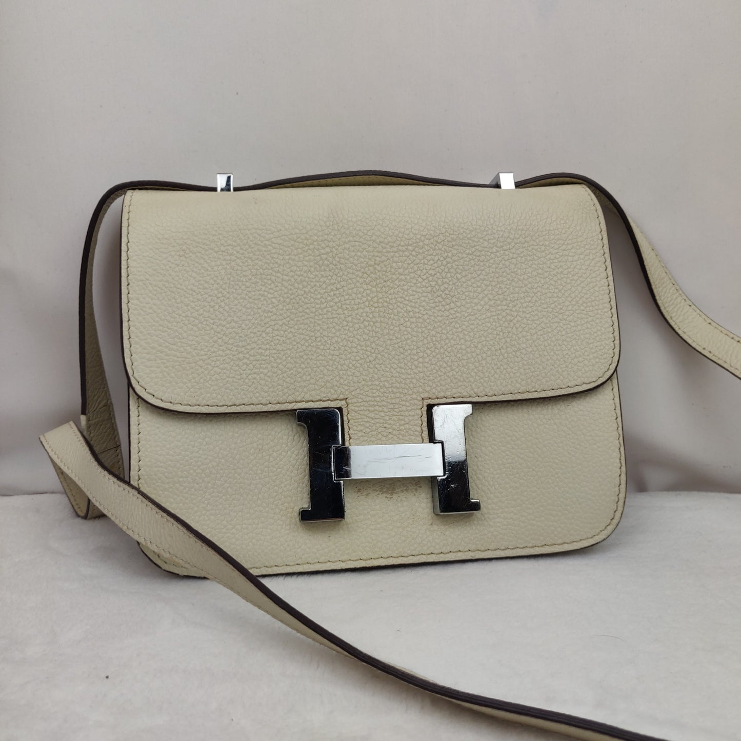Hermès Constance 18 Mini White Pearl Leather Shoulder Bag Women