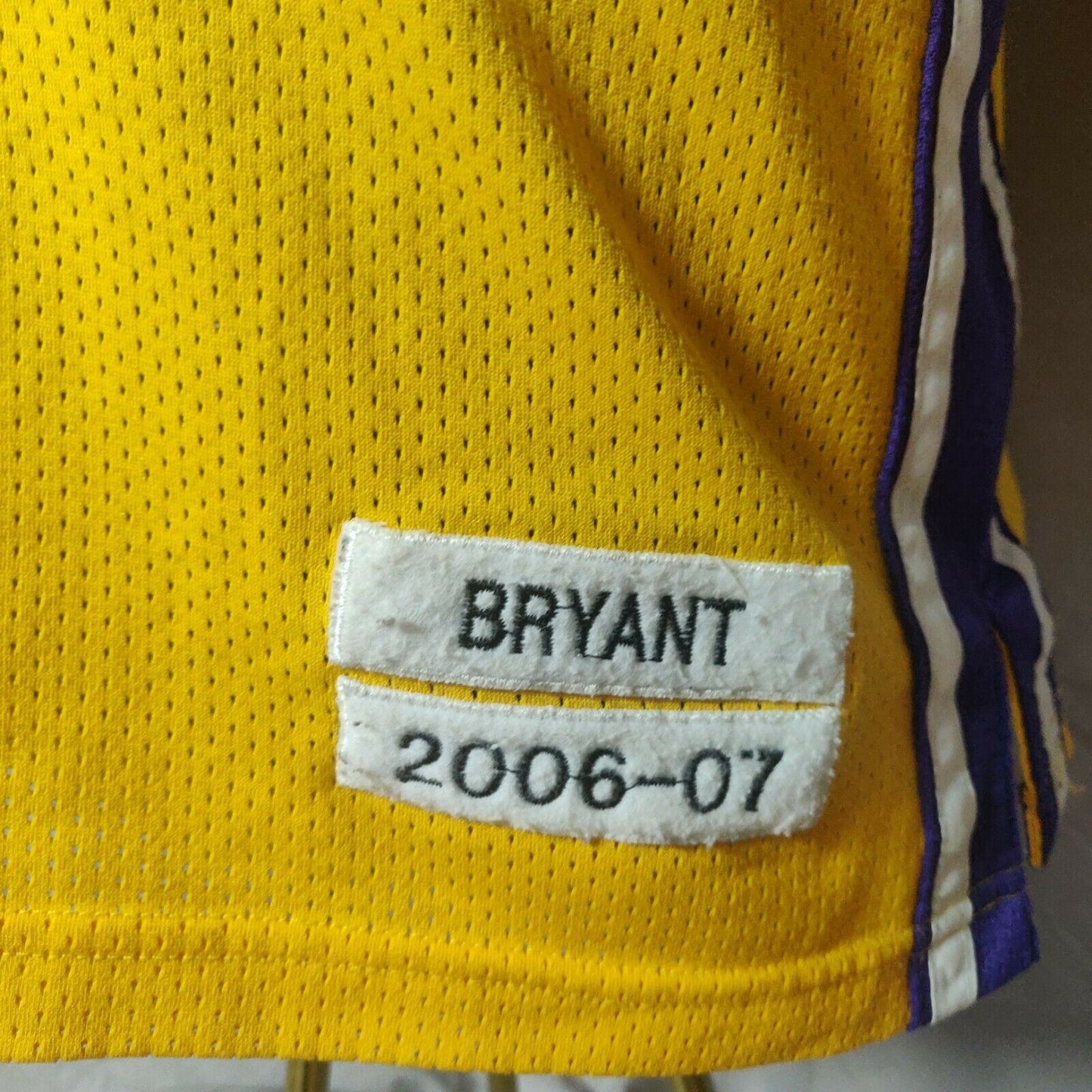 Lakers 2006-07 Yellow Kobe Bryant Jersey Boys Size XXL
