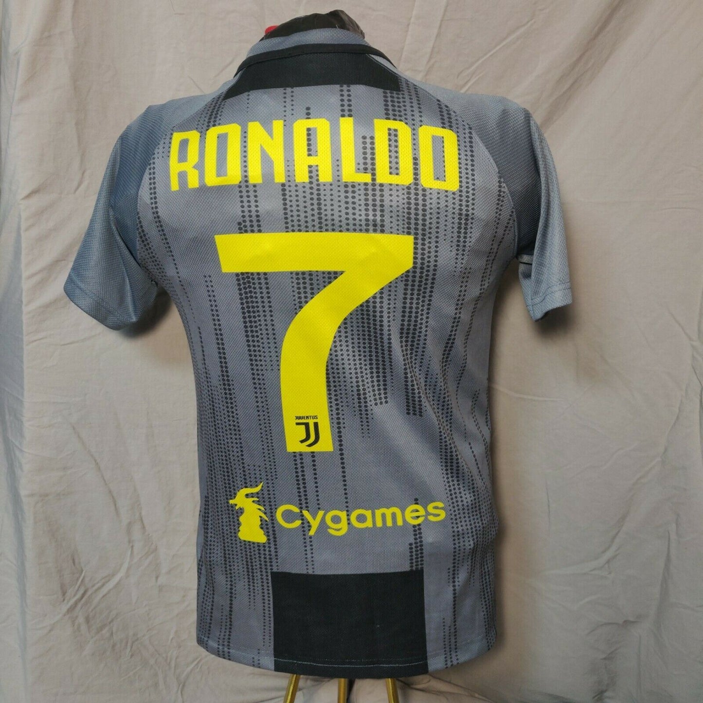 Juventus FC Grey Adidas Ronaldo Jersey Men Size Large