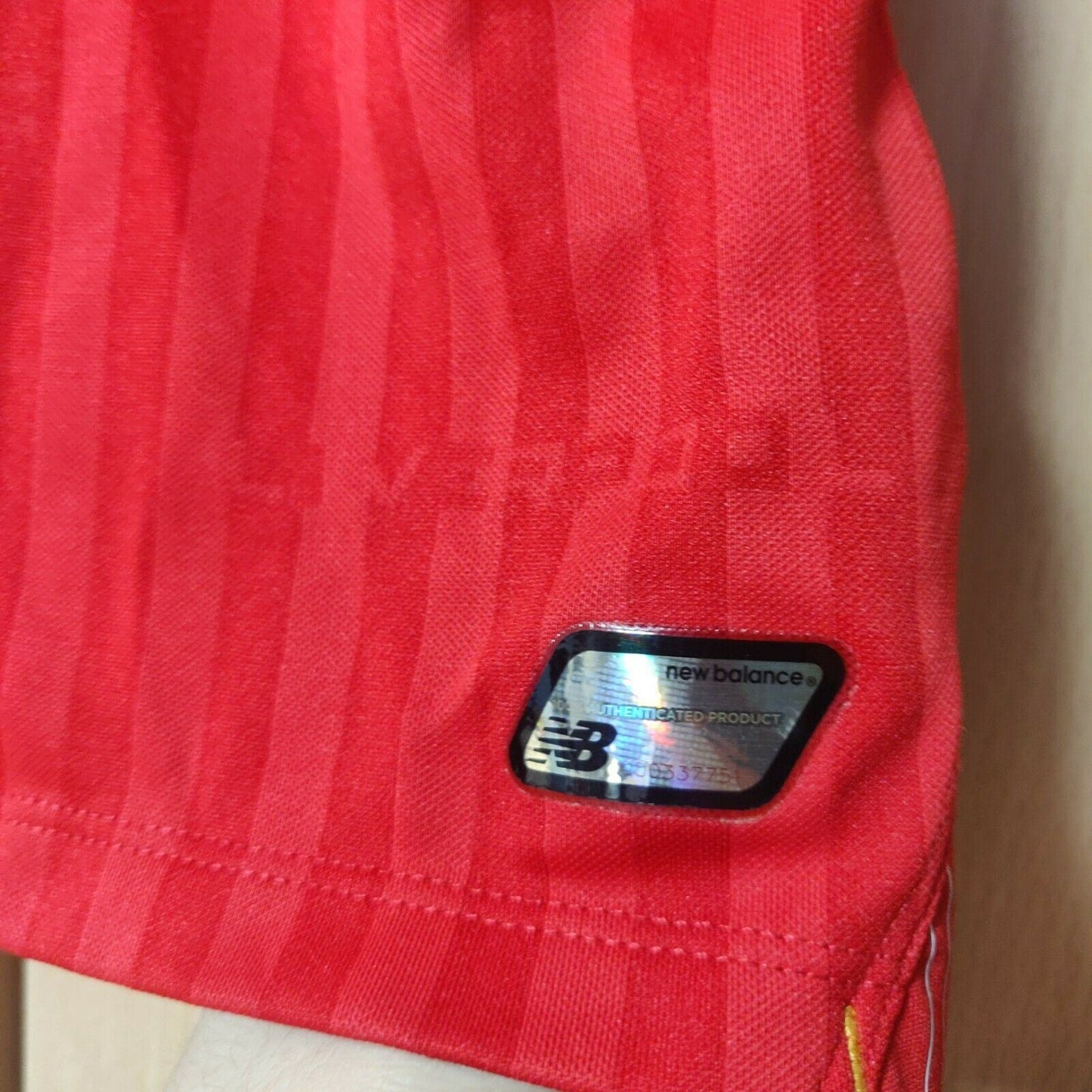 Liverpool FC Red New Balance Sweatshirt Long Sleeve Boys Size XL