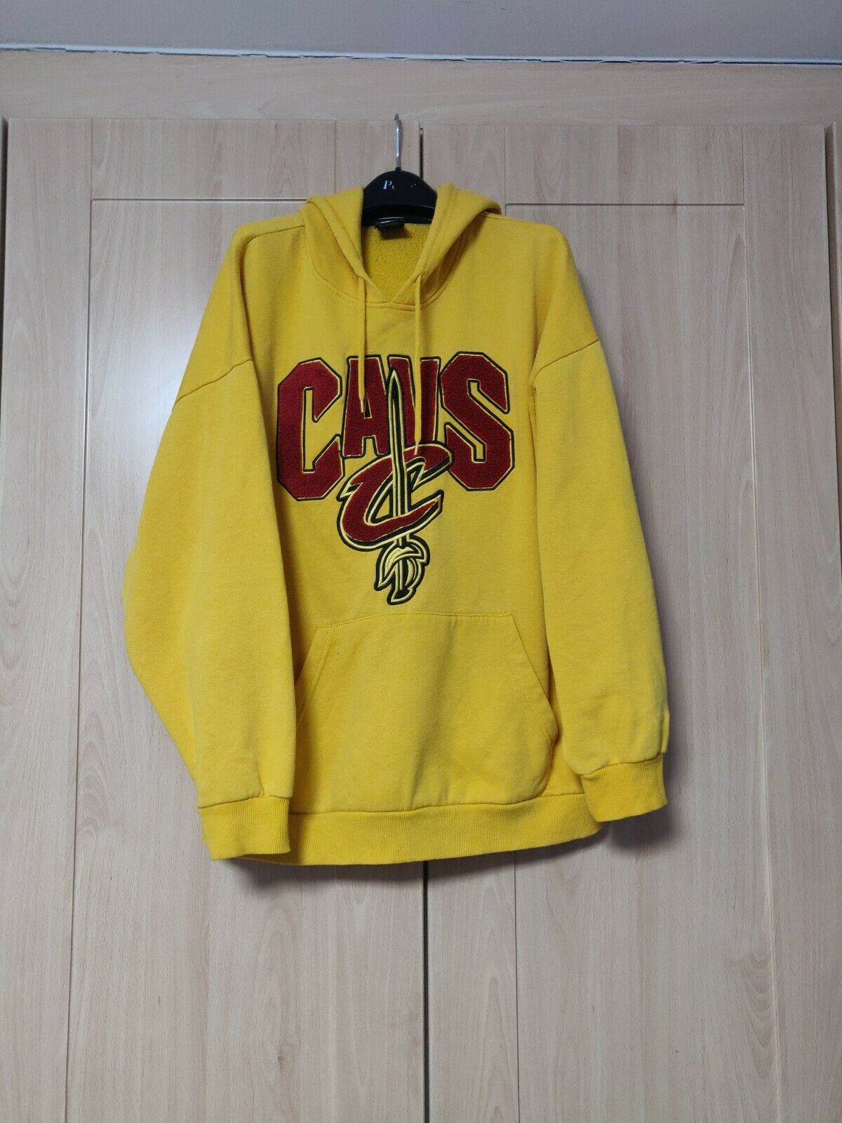 Cleveland Cavaliers Yellow NBA Pullover Hoodie Men Size Medium