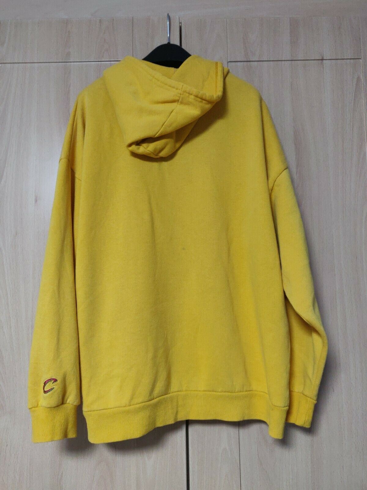 Cleveland Cavaliers Yellow NBA Pullover Hoodie Men Size Medium