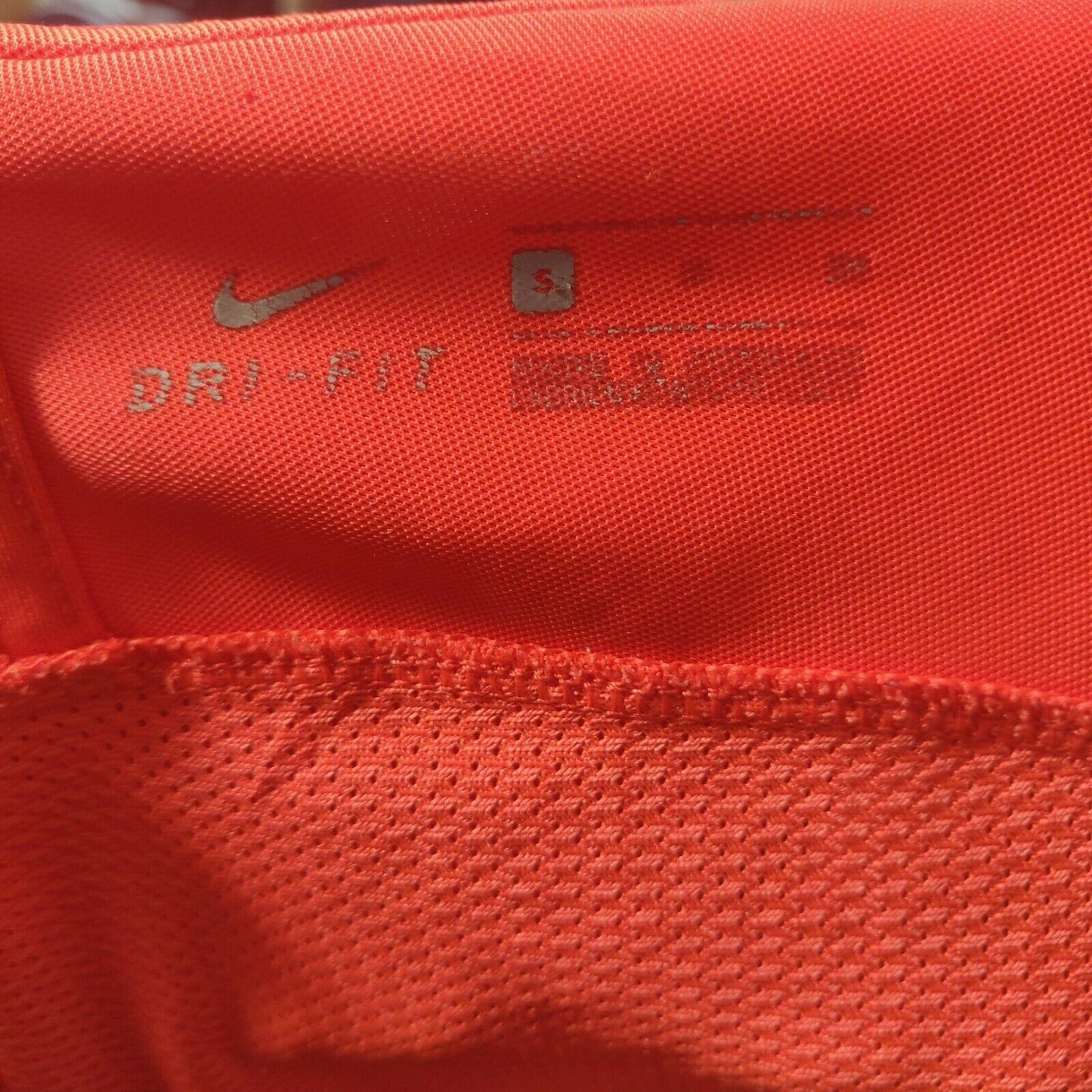 FCB Barcelona 2016/17 Red Nike Dri-Fit Pre-Match Training Top Men Size Small