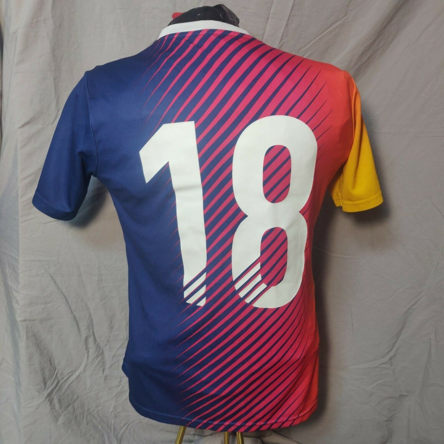FIFA 18 Multicolor EA Sports Jersey Men Size M