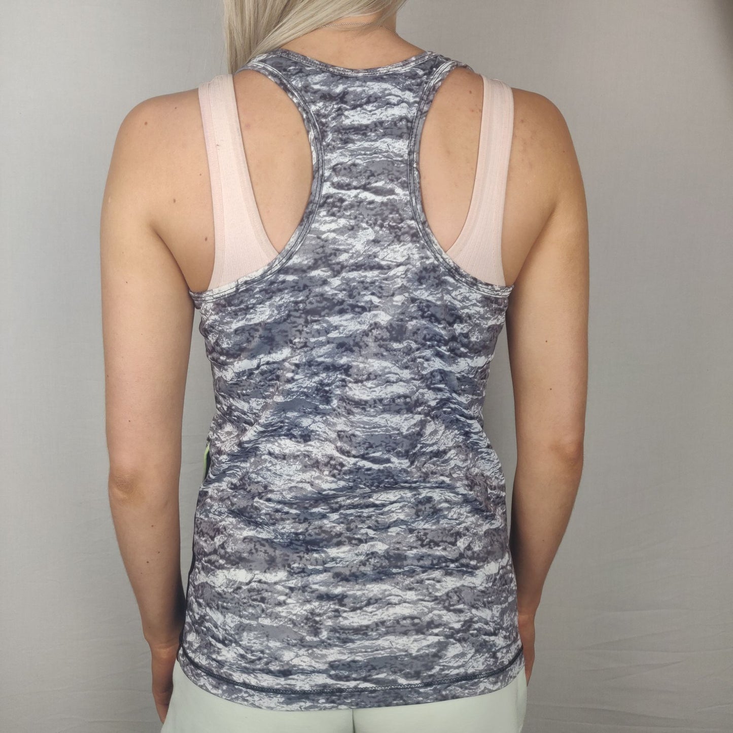 Work Out Grey Camouflage Sleeveless Top Women Size Medium