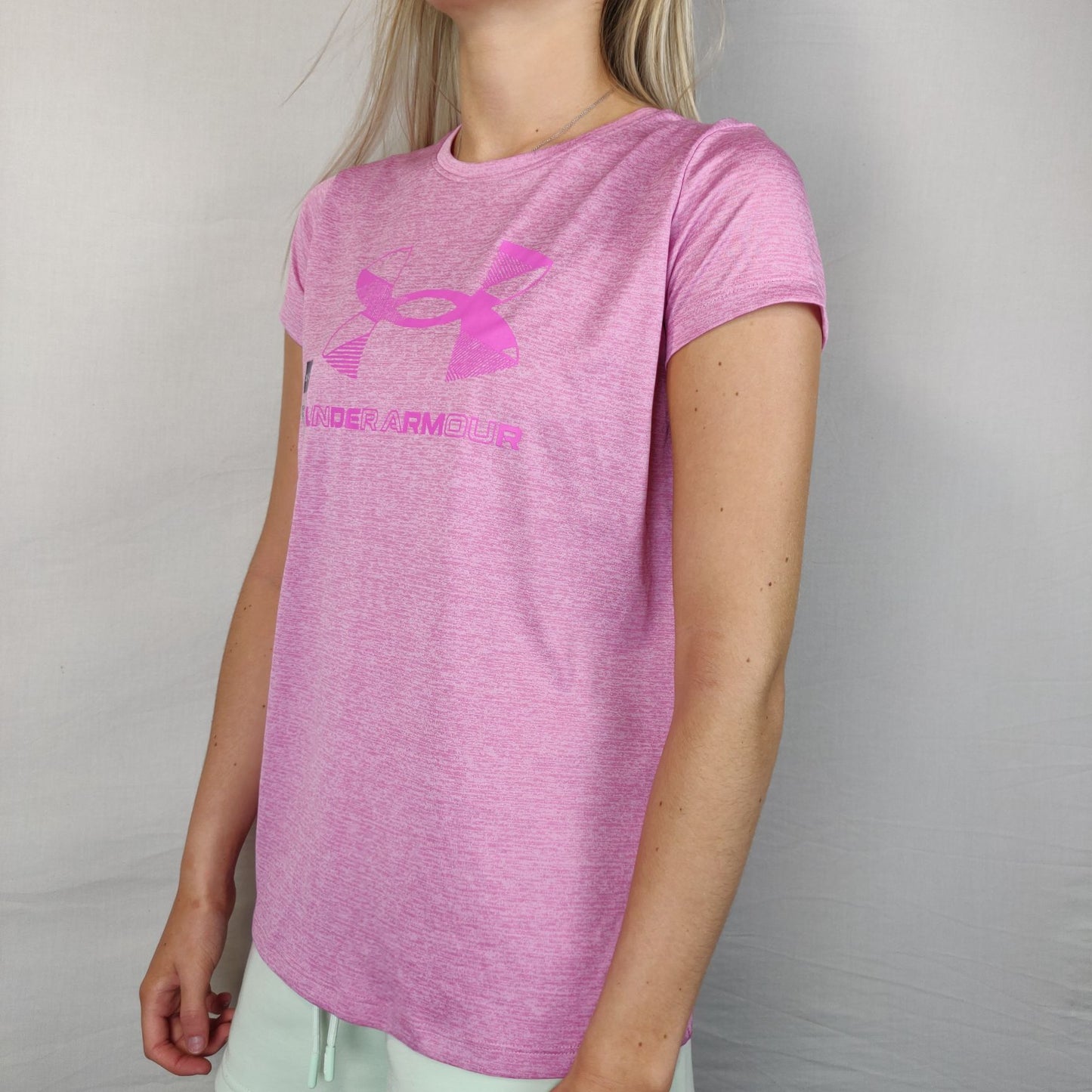 Under Armour Heatgear Pink Big Logo Tshirt Loose Fit Girls Size Large