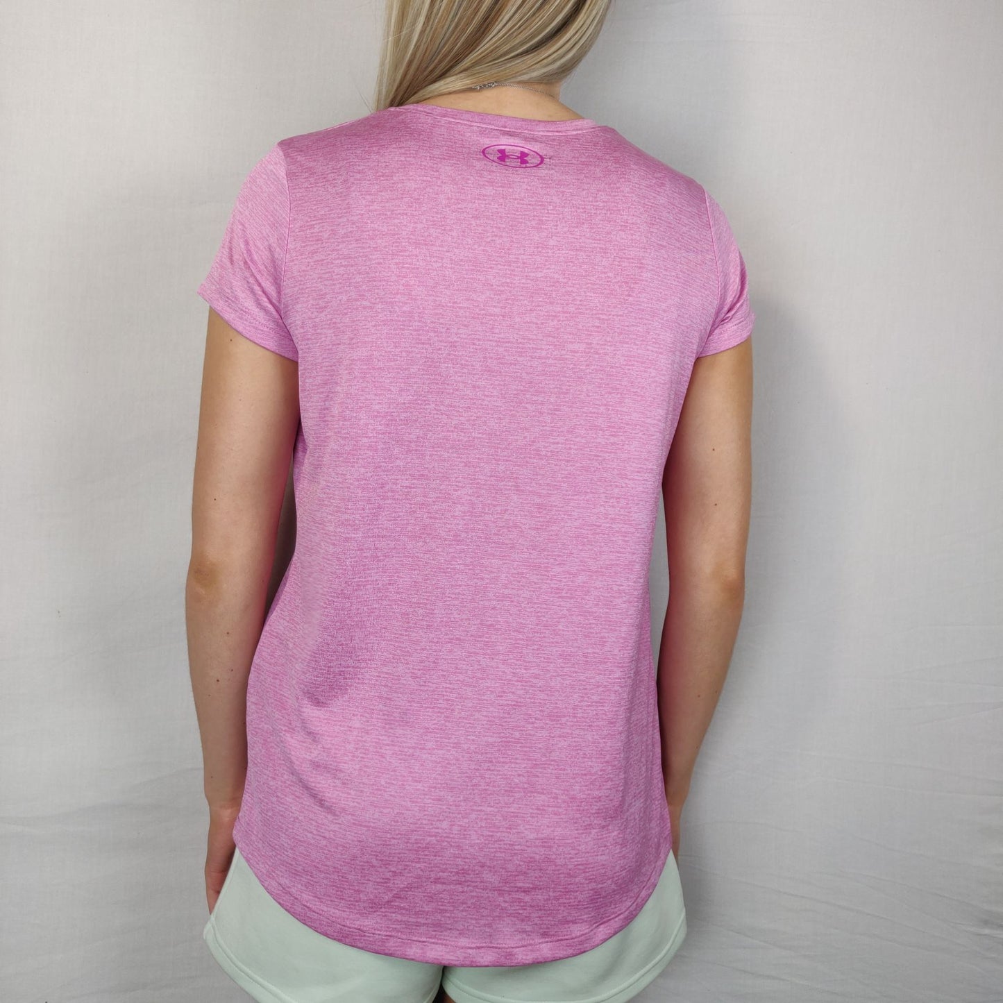 Under Armour Heatgear Pink Big Logo Tshirt Loose Fit Girls Size Large