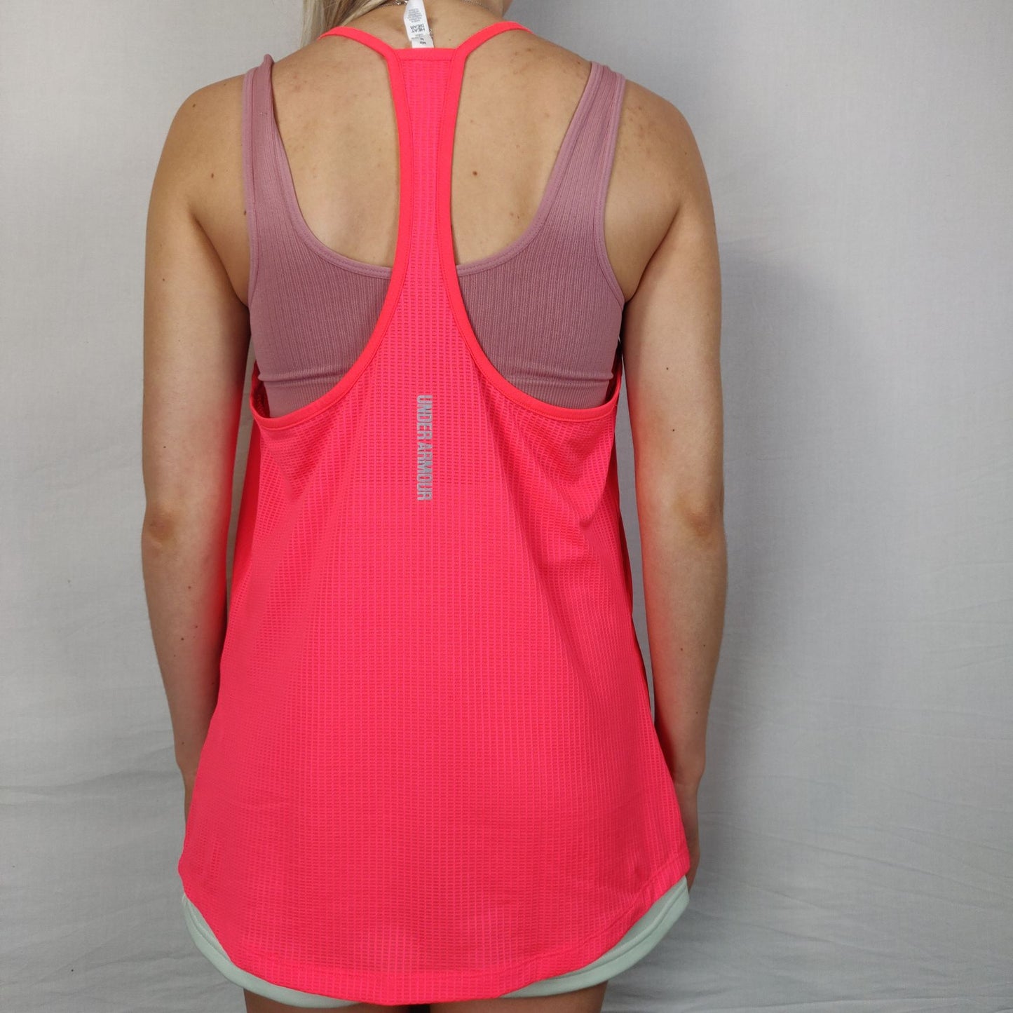 Under Armour Heatgear Pink Fitted Tank Top Women Size Medium