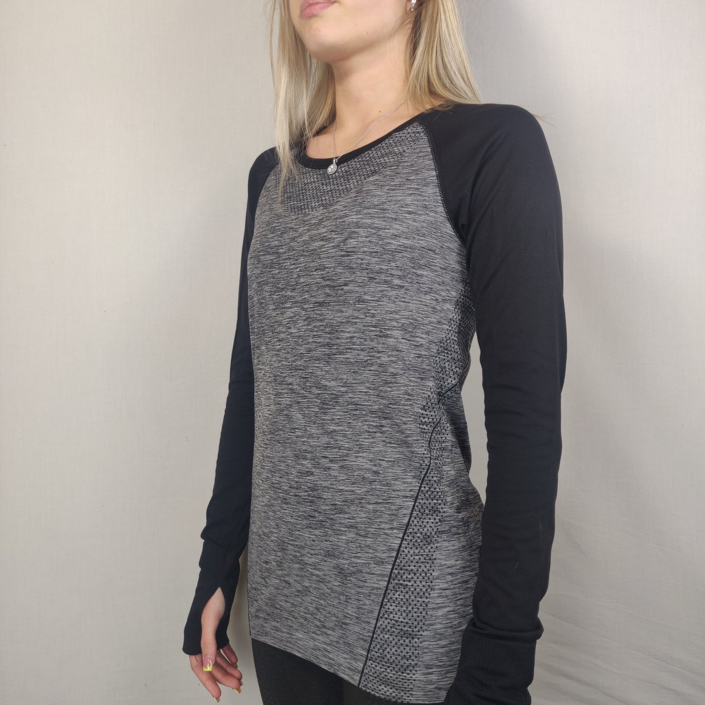 Dunnes Performance Sport Black White Sweatshirt Women Size Small