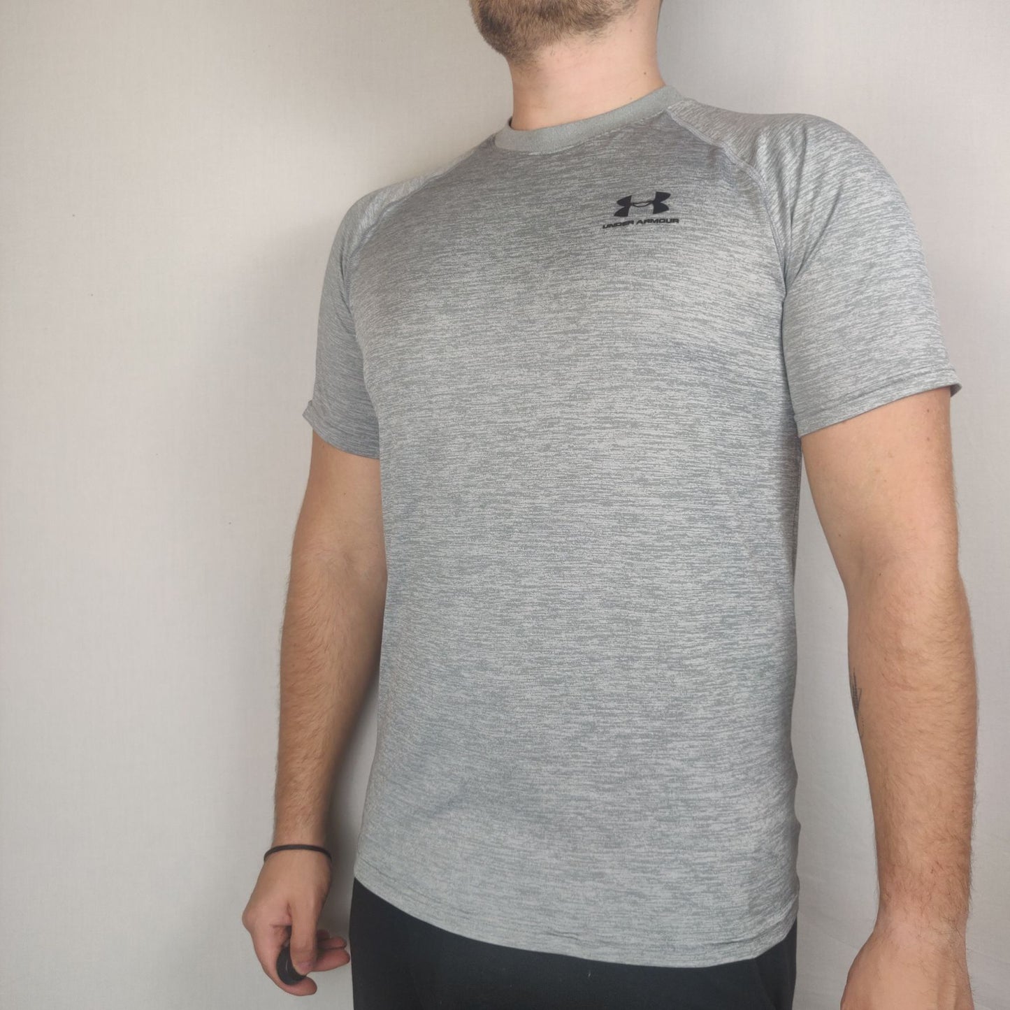 Under Armour Grey  Loose T-shirt Men Size Medium