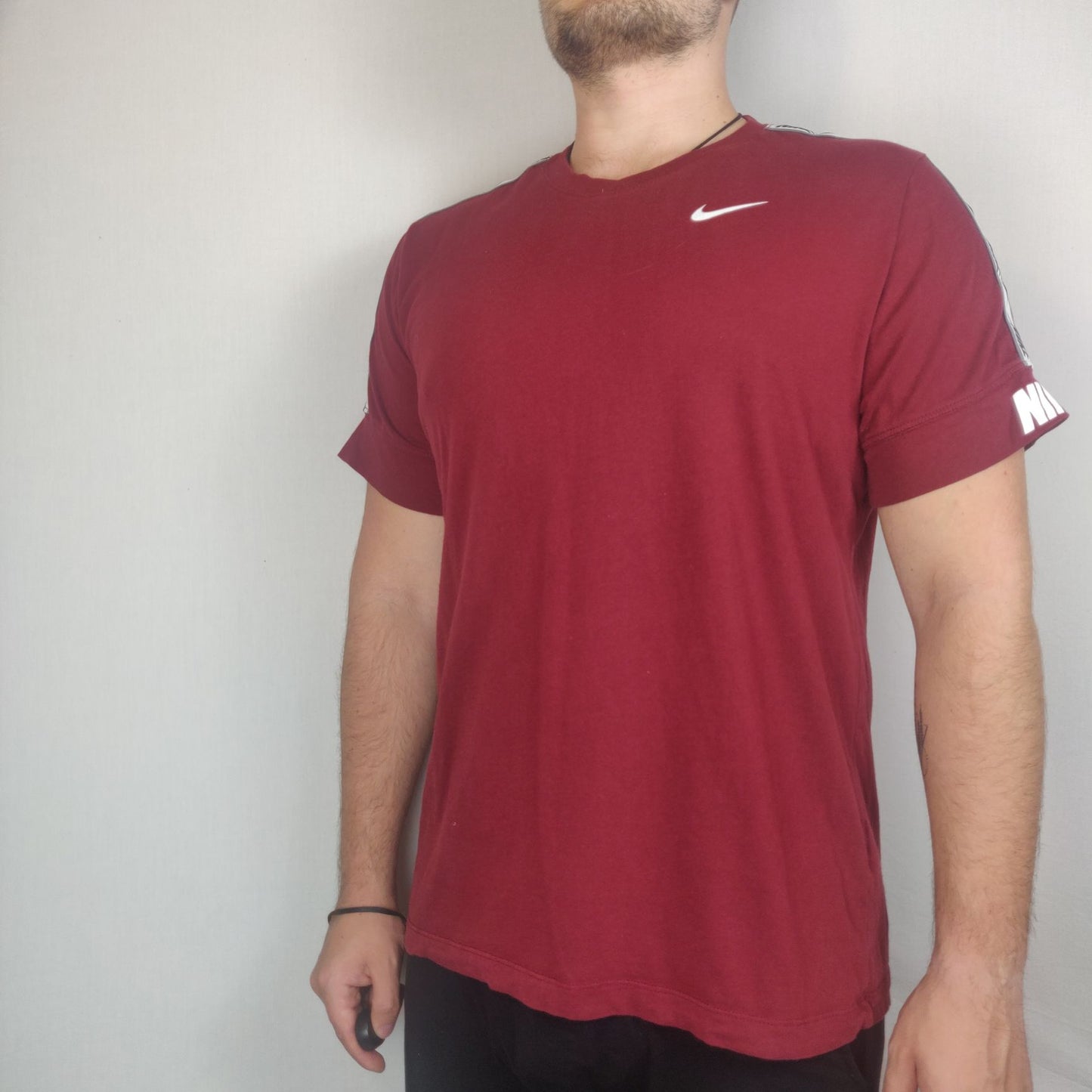 Nike Red T-shirt The Nike Tee Standard Fit Men Size Large