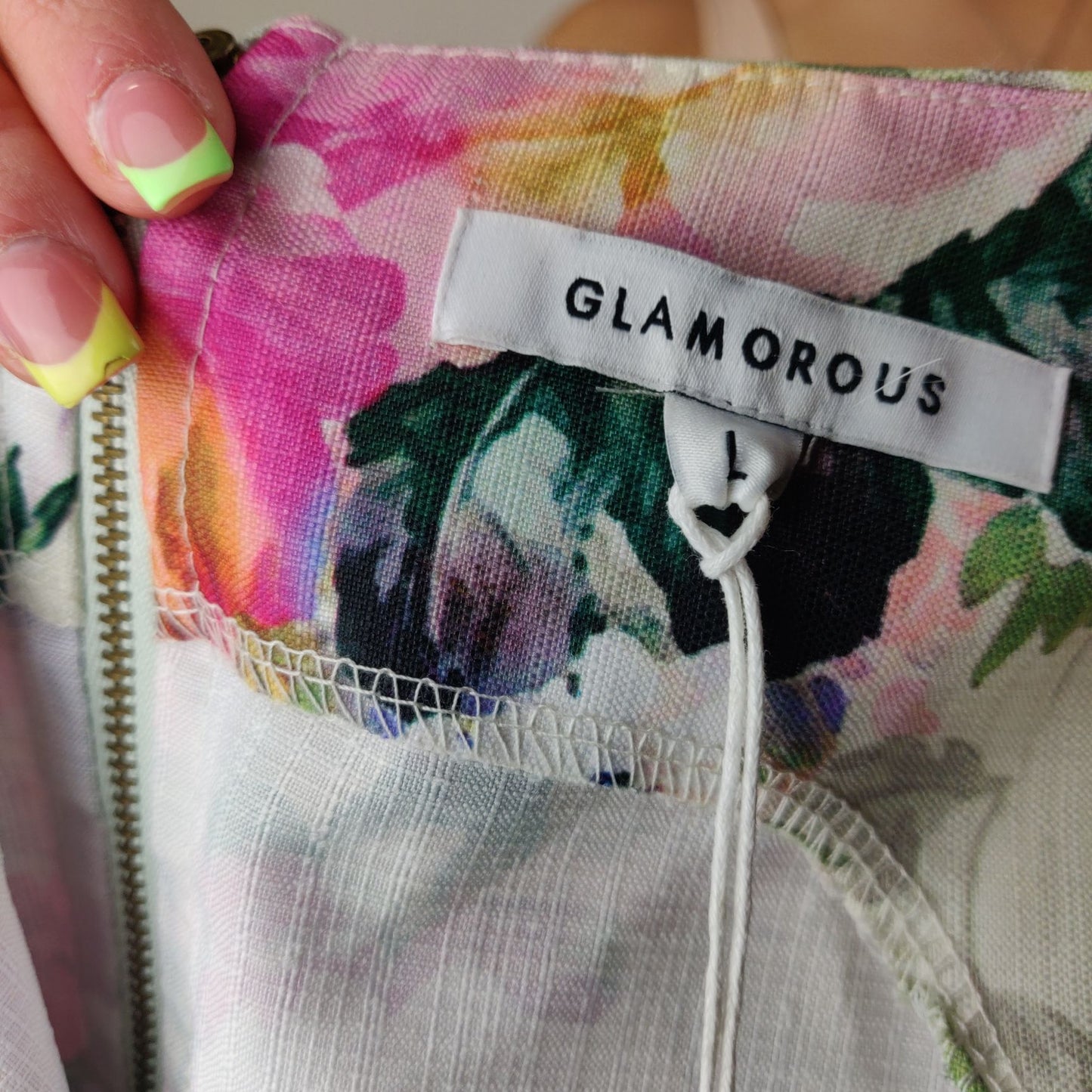 Glamorous White Floral Sleeveless Shirt Women Size Large