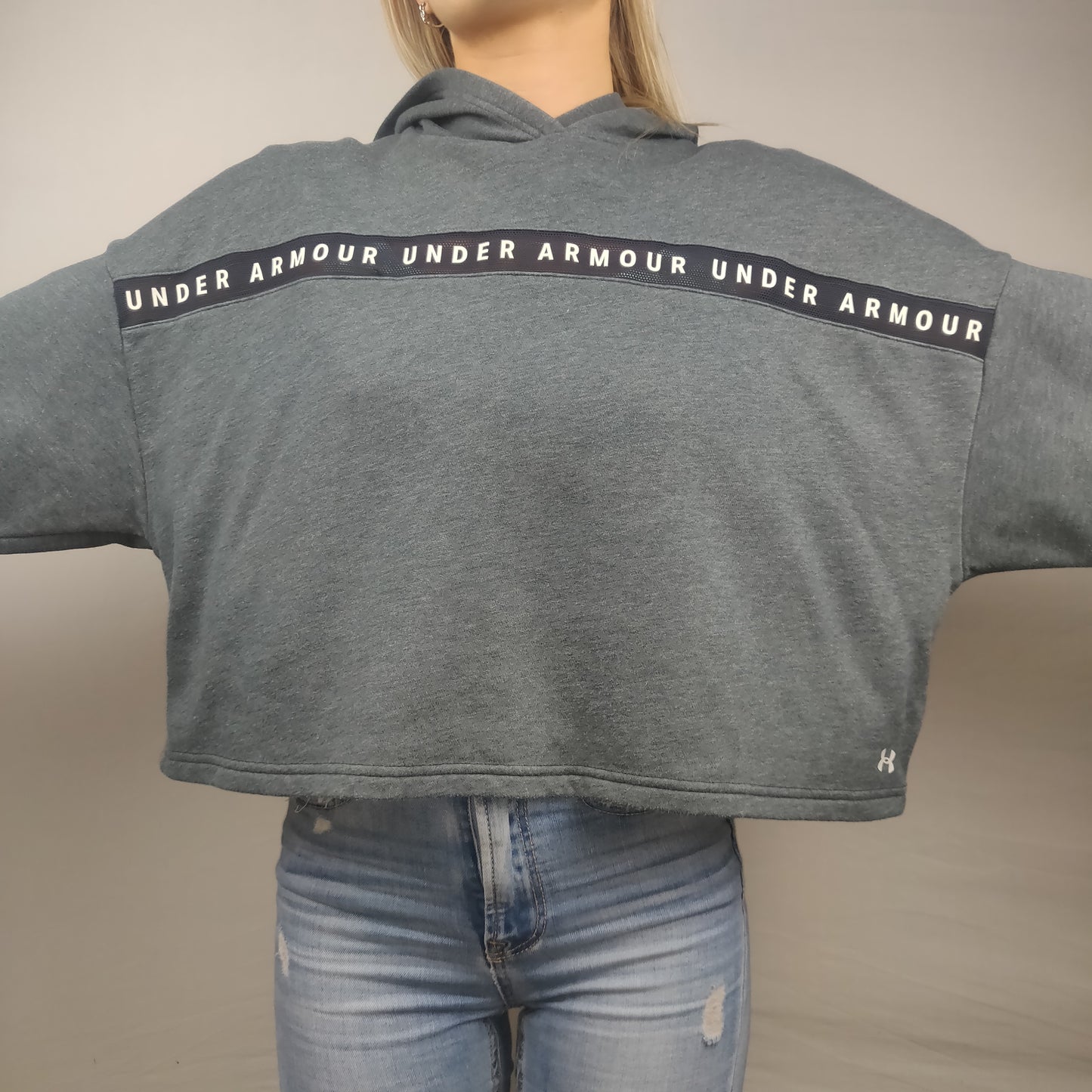 Under Armour Grey Loose Cropped Hoodie Women Size XS