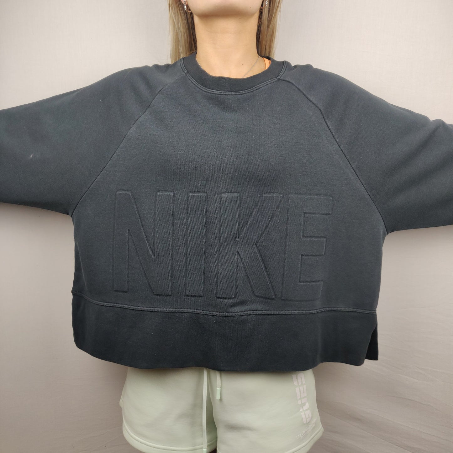 Nike Dri Fit Black Long Sleeve Cropped Sweatshirt Top Women Size Large